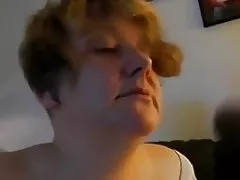 الناضجة مع تمتص الثدي الطبيعية الضخمة ويبتلع