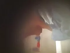 حماته الاستحمام