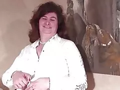 الجدة القديمة الكبيرة مع شعر المهبل