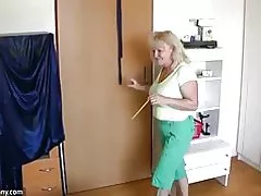 أولدناني السمين ناضجة مع القديمة ناضجة هو اللعب مع كس